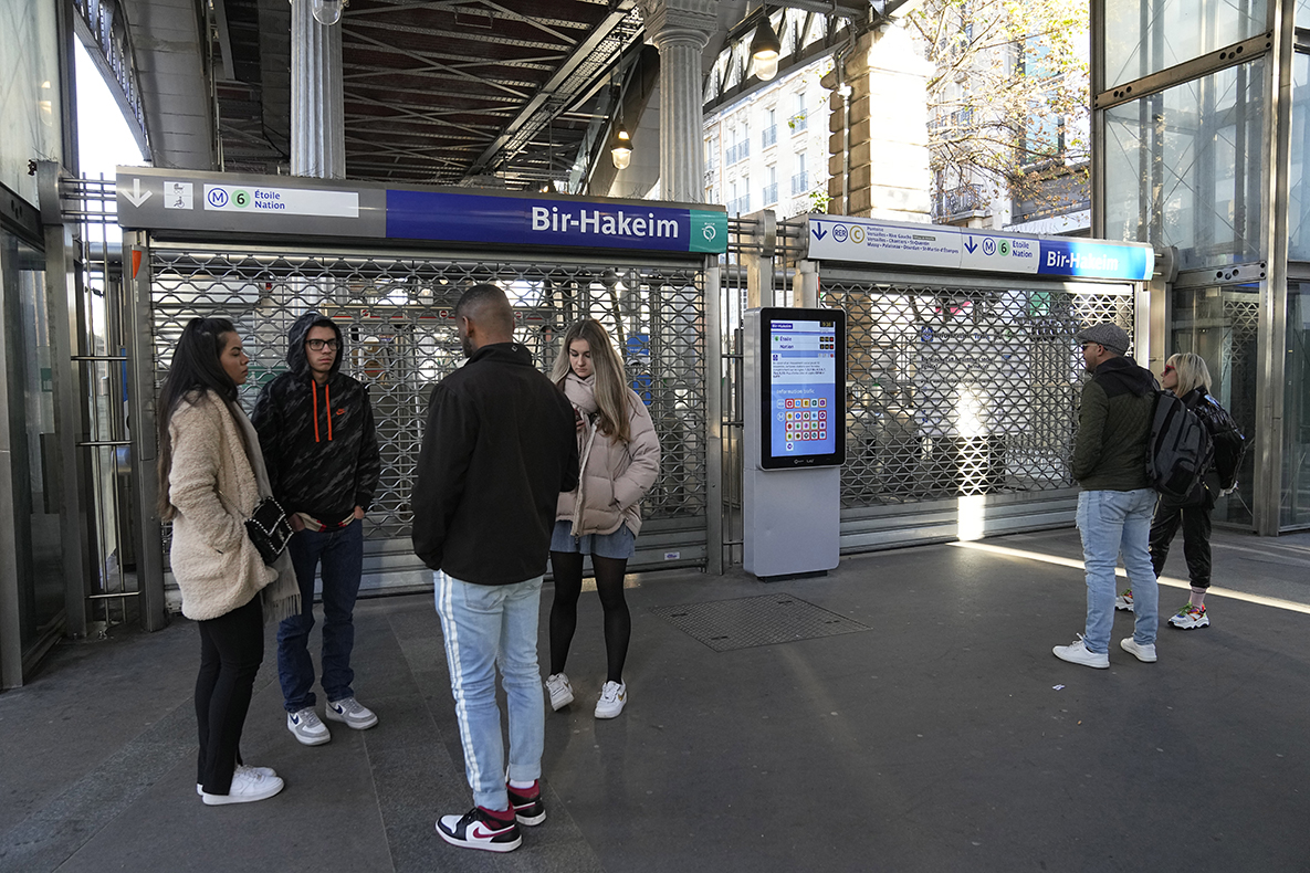 paris-metro-workers-strike-over-pay-trendradars