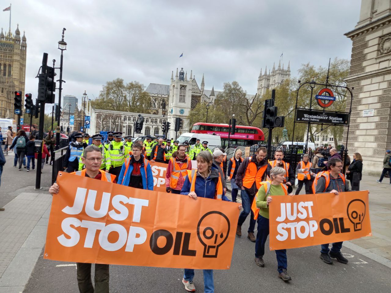 just-stop-oil-activists-arrested-in-blanket-ban-on-protests-on-london