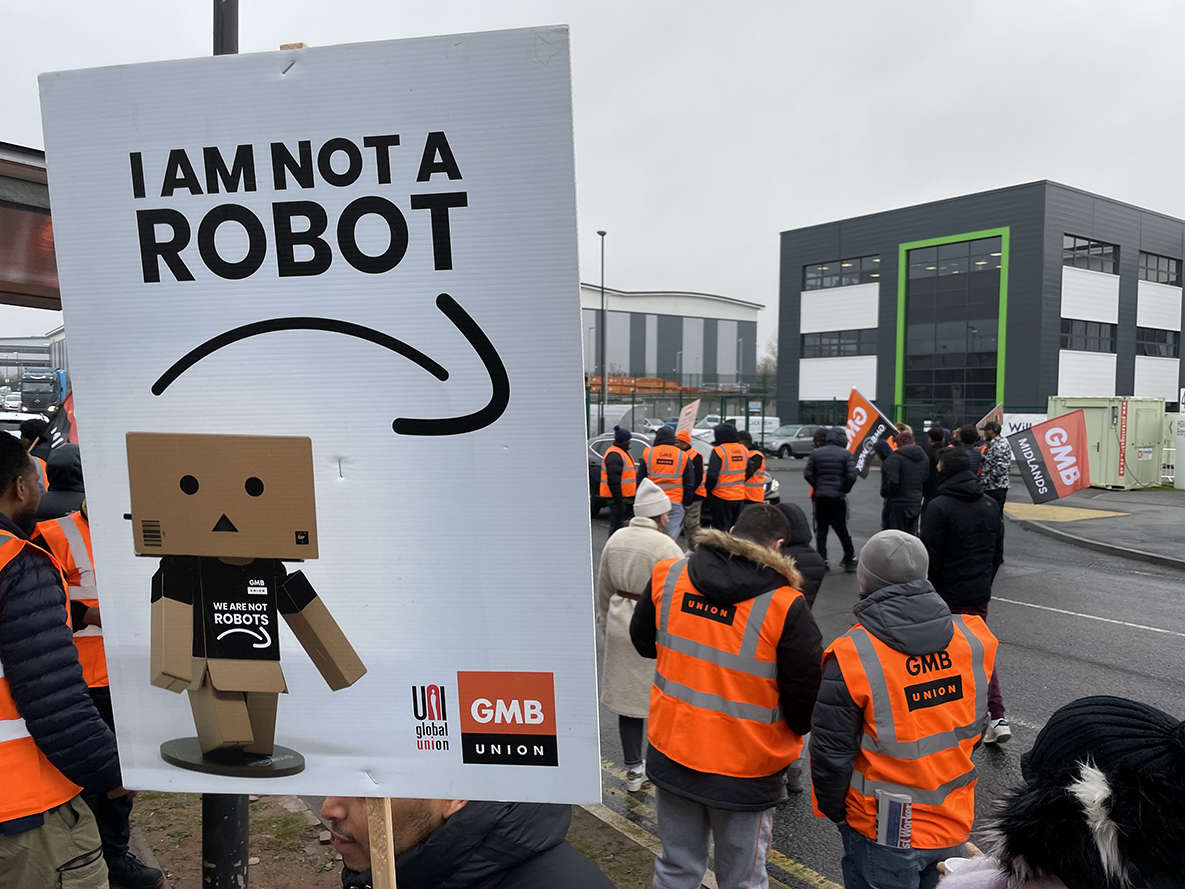 More Amazon Workers Balloting For Strikes Over Pay - TrendRadars UK