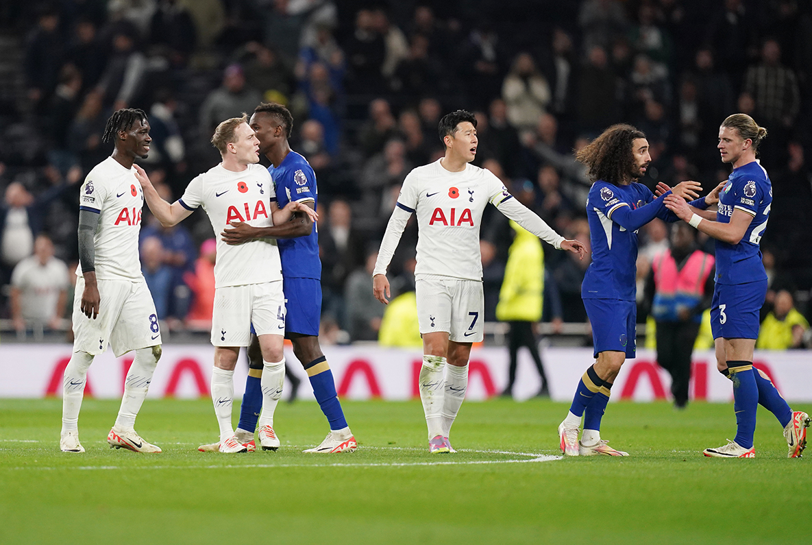 Jackson treble fires Chelsea to victory over Spurs