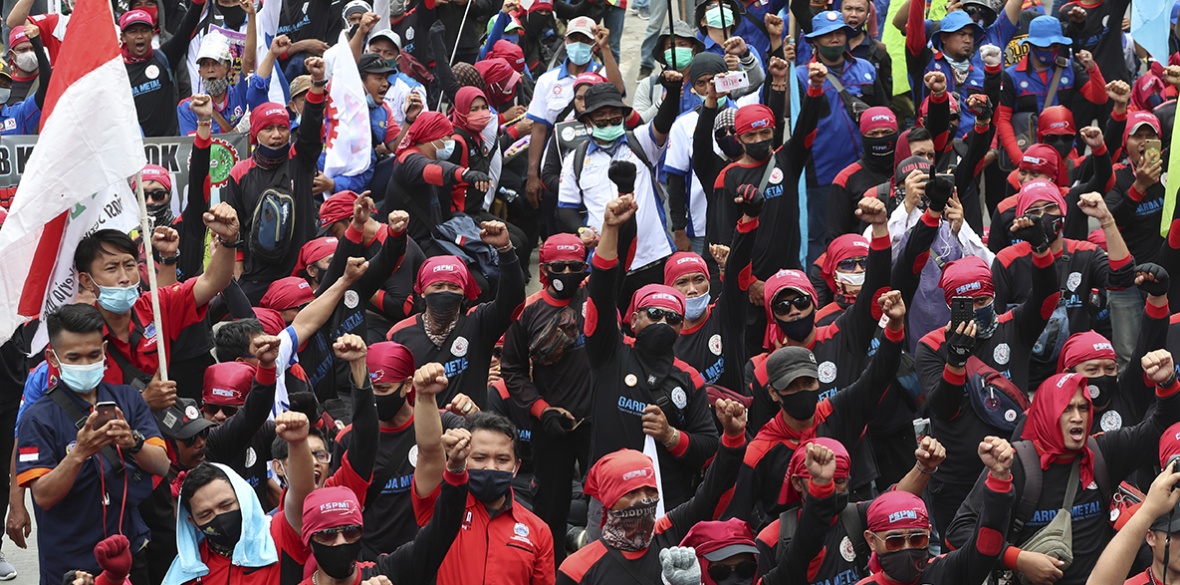 Thousands Walk Out In Indonesia Demanding New Labour Law Is Scrapped ...