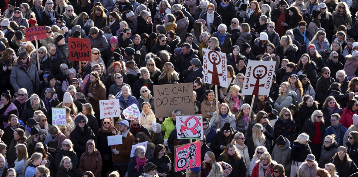 Thousands in Iceland, including PM, walk out on strike against women's