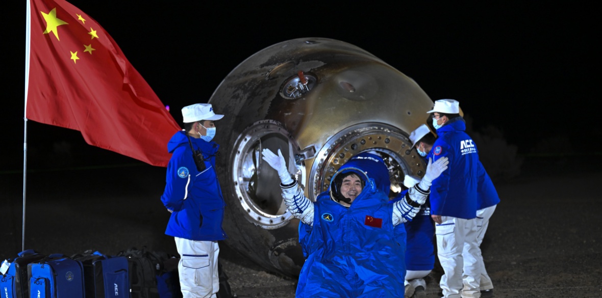 Chinese astronauts return to Earth after sixmonth space mission