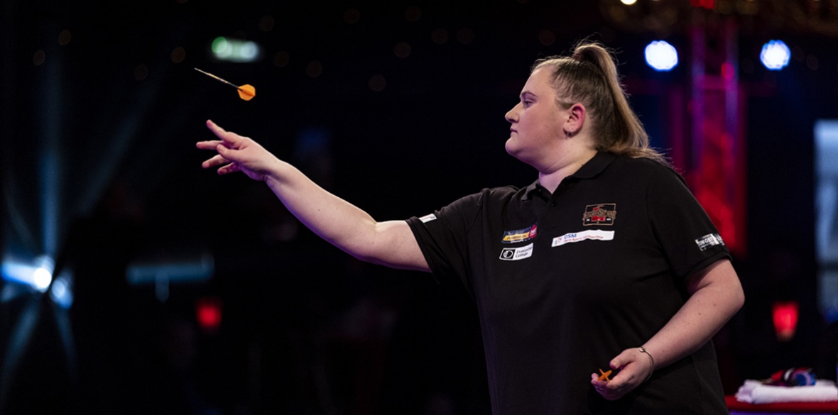 Bourgeon fusionere udsende Women's Darts Greaves determined to prove herself on historic World  Championship outing | Morning Star