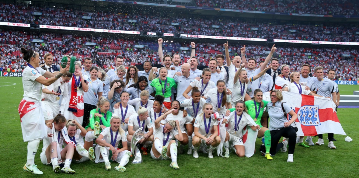 London: Wembley welcomes back record-breaking NFL crowd –