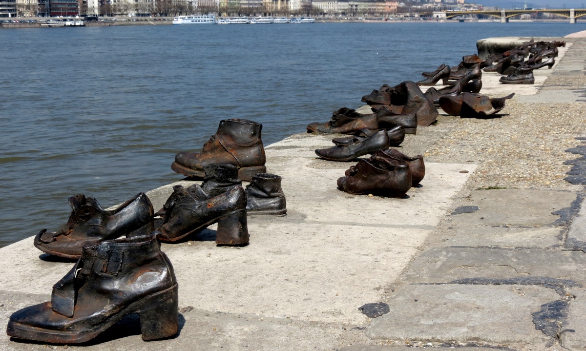 Shoes on the Danube Promenade by Xorge