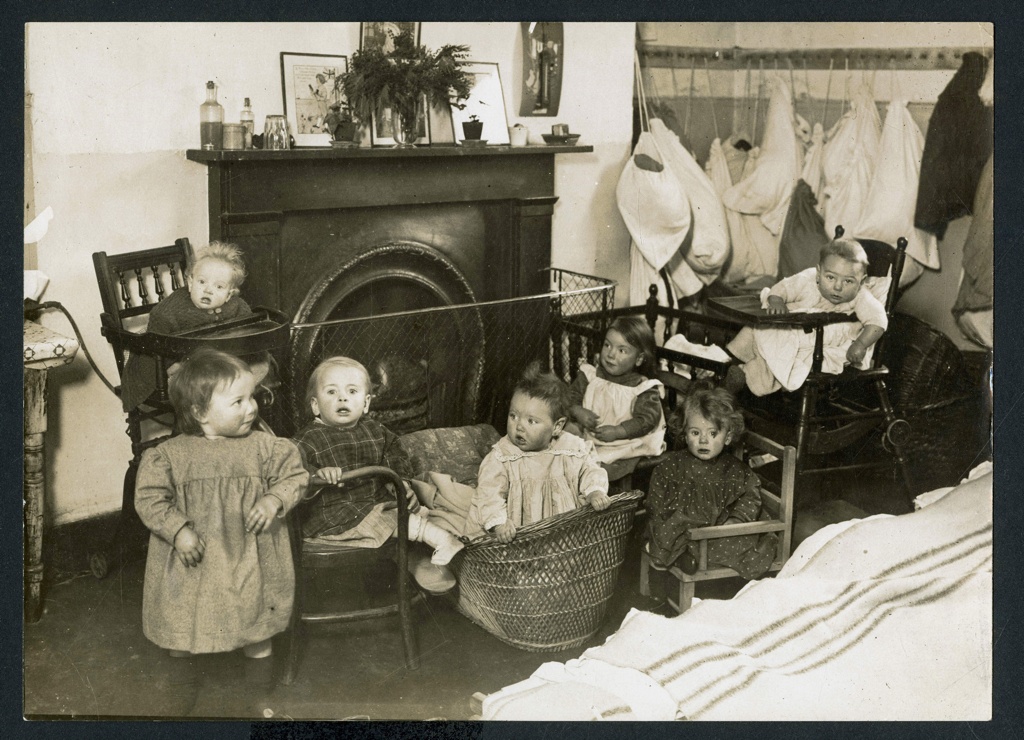 Children at Mothers Arms nursery