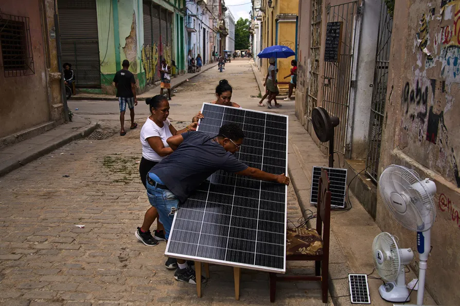 Mexico’s president seeks to restart oil shipments to Cuba