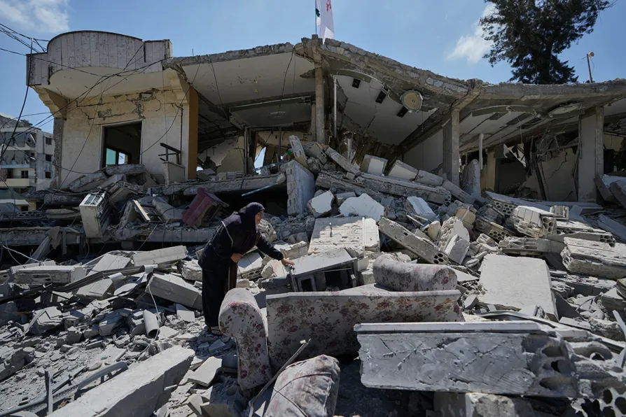 Israeli attacks on Lebanon continue despite US-Iran talks