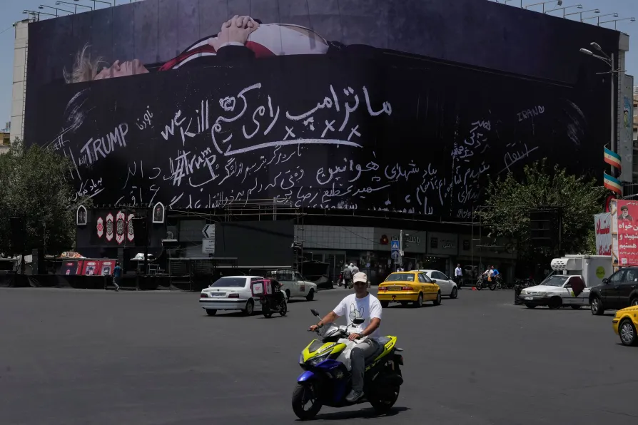 Iran's Revolutionary Guard threatens to halt all energy exports from Middle East